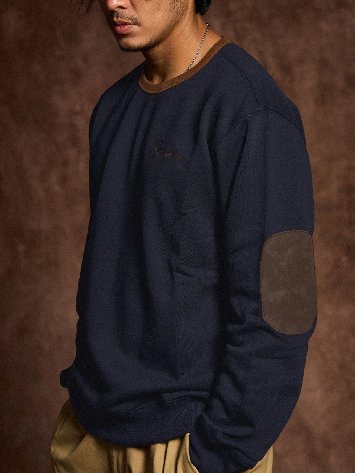 "KaraKu" Embroidery Elbow Suede Patches Brushed Cotton Sweatshirt - Image 10
